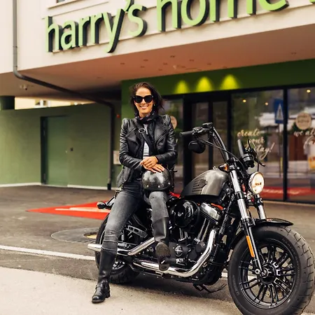 Harry's &