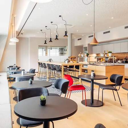 Ξενοδοχείο Harry's & *