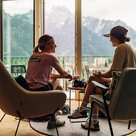 Harry's & מלון *