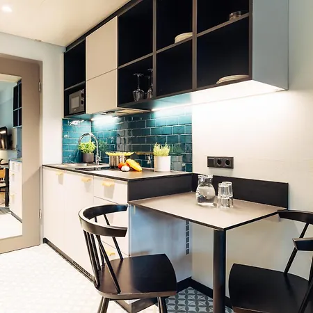 Harry's & מלון *